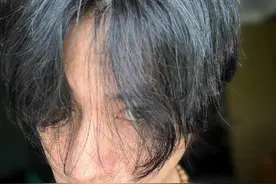 陈坤晒自拍，称已“白发苍苍”，网友：时光的挑染罢了图片