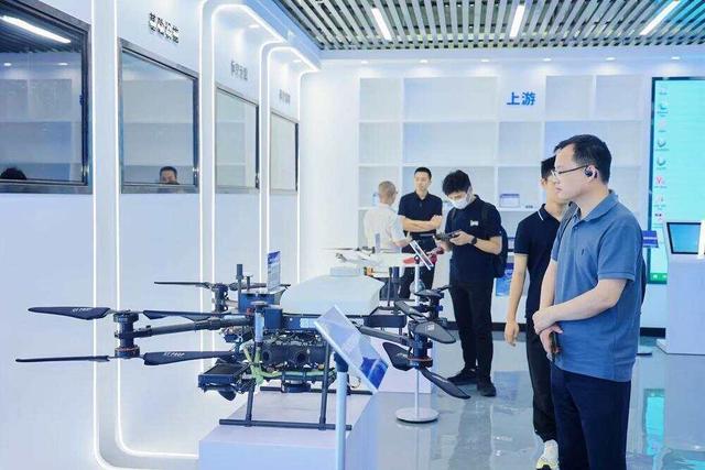 “天空之城”来了！全省首个区级低空航线规划落地广州