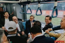 全球首列氢能源智轨在马来西亚正式试跑图片