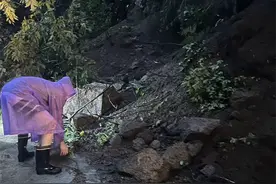 “这娃儿不错，是个军人的样子！” 回淳安休假的“兵哥哥”主动请缨参与抗洪抢险获村民夸奖图片