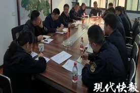 南京一街道整治占道经营，让市民出行更方便图片