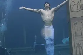 西安一海洋公园推出“男美人鱼”表演：游客强烈要求，现场效果不错图片