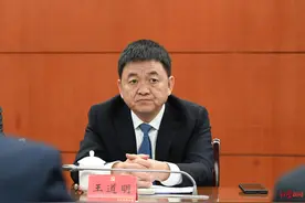 成都市人社局局长王道明：深入推进社保制度改革，建立高校毕业生“全周期”就业促进机制图片