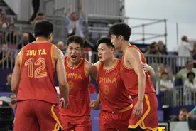 中国三人男篮战胜塞尔维亚 迎来巴黎奥运首胜图片
