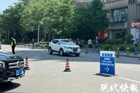 固定时段单行！无锡人民医院旁边这条拥堵路大变样图片