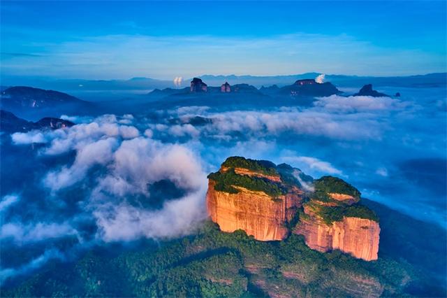 美到犯规！8座中外名山新晋“世界旅游名山”，这份攻略带你云打卡