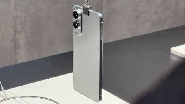 华为Mate 70 Air超薄手机来了，6000mAh电池！苹果三星都亏麻了