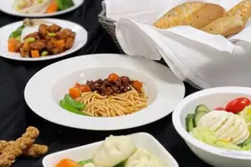 快看！津味炸酱面、包子都成了飞机餐→图片