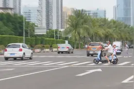 问政海南｜海口国兴大道海南中心东北路段有斑马线却未设红绿灯 交警部门答复图片