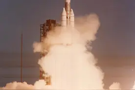 “旅行者1号”恢复传回科学数据，距地球约240亿公里图片