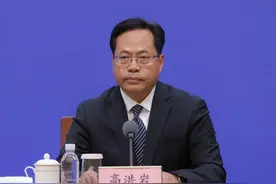 山东在全省高速公路收费站开通农机绿色通道，凭跨区作业证免费放行图片