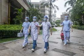 把“会诊厅”搬到“患者家”！广州荔湾石围塘社卫中心创新多学科协作家庭病床服务模式丨走基层 看作风图片