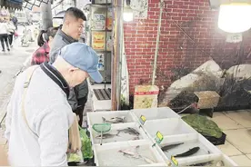 淡水鱼俏销 每斤最低不到7元图片