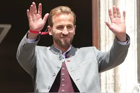 拜仁慕尼黑队举行活动庆祝夺得本赛季德甲冠军图片