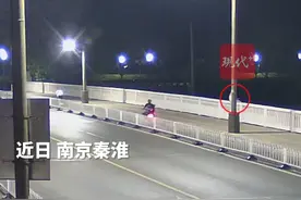 全城寻找“头盔哥”！凌晨南京街头这一幕令人动容图片