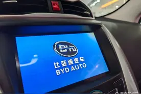 【青新追访】比亚迪整车质保不包括车机？车主：买车时未被告知，存在刻意隐瞒图片