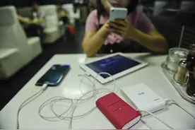 无法登机、快递拒收，充电宝陷入僵局｜热财经图片