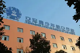 想当空军飞行员！这类学生可报考→图片