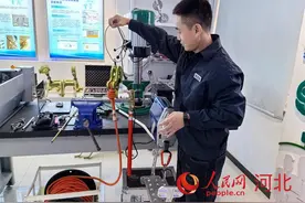 “每天下班时看到万家灯火的明亮，就觉得自己所有的付出都值得”图片