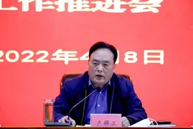 卢捍卫添新职 本月已有3名“全国优秀县委书记”履新图片