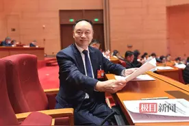 如何守护中小学“舌尖上的营养餐”？武汉市政协委员：建设智慧食安监管阳光采购平台图片