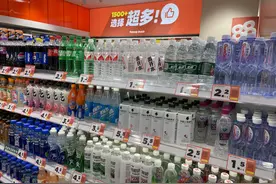 真低价还是假便宜？揭秘零食量贩店：品牌引流，白牌赚钱图片