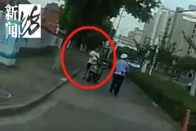 男子没戴头盔被拦，上海民警一查：竟是这身份？！下一幕太意外→图片