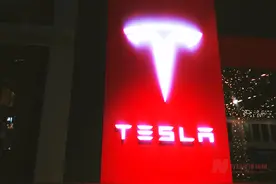 “从太空都能看到”！特斯拉被指库存积压严重，今年一季度销量“遇冷”图片