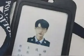 假警官墨某被抓！图片