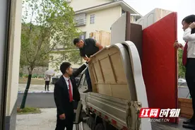 “上门女婿”离婚后拒不搬家，法院：强制腾退图片