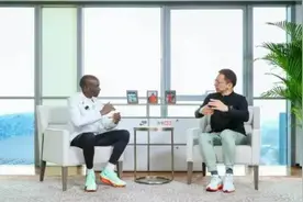 张朝阳对话基普乔格 鼓励年轻人放手去做自己想做的事情图片