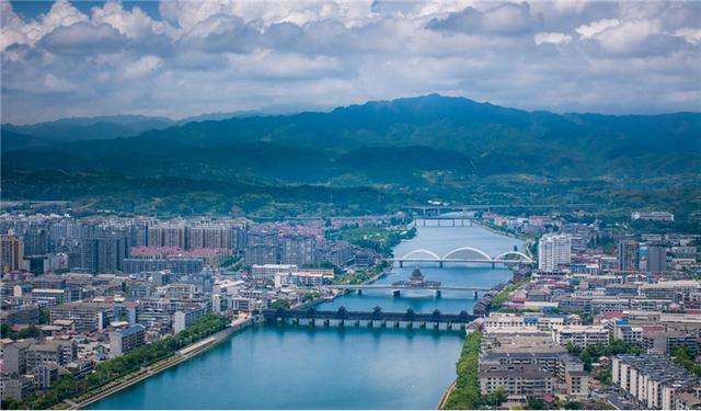 长沙向西2小时，遇见不一样的芷江