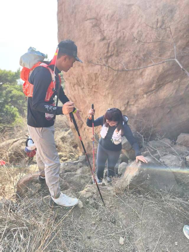 燃情冲刺，逐梦收官！  2025“勇攀高峰”齐鲁名山挑战赛（钢城站）隆重开幕