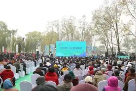 守护一湖清水，潍坊峡山区开创鱼水互“养”生态治理新模式图片