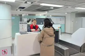 青岛故事丨花式表白+狠狠夸赞！青岛机场人干的好事又“藏”不住了图片