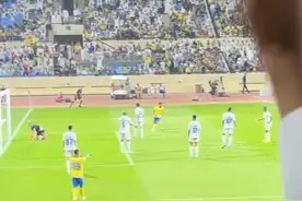 很会嘛！马内头球破门后，在C罗面前来了一个SIU图片