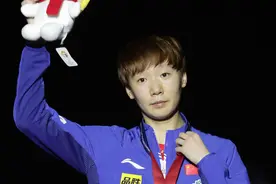 鲁能乒超主将王曼昱登顶亚锦赛，连胜“内战”含金量极高图片