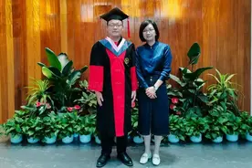 优秀博士毕业回母校教书：“长大后，我就成了你 ”图片