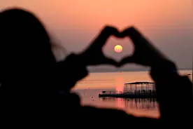 新年晨曦 迎接第一缕阳光图片