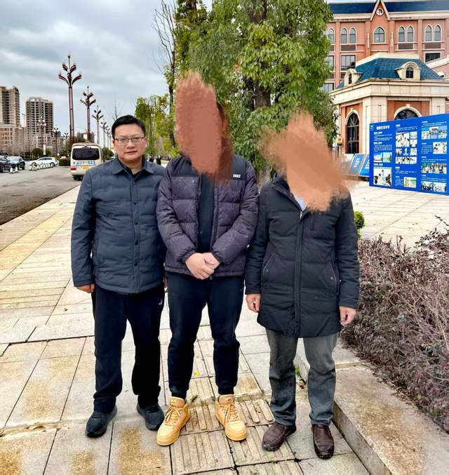 成都特斯拉碾压5岁幼童案二审维持原判,张某被判有期徒刑10个月:心情复杂难以接受,或许维权之路还长