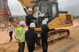 深圳龙岗：“查管罚宣”一体，推进非道路移动机械监管图片