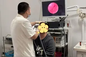 经常鼻塞流涕误以为是鼻炎 15岁男孩确诊癌症！图片