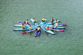 重庆綦江：逆流飞渡 同台竞技图片