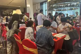 楼市新政后一线城市火力全开：中介放假改轮岗，深圳二手房成交回升，北京有项目连夜取消折扣图片