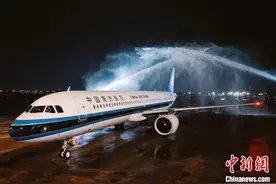 南航开通中国广州至印尼泗水航线图片