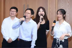 9位老师送上3个留学锦囊！这所学校毕业典礼上的一则短视频火爆出圈图片