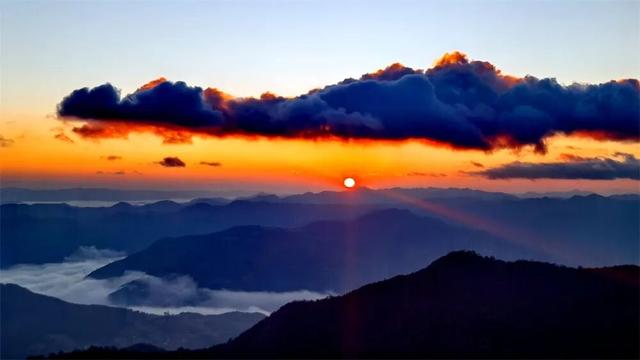 日出云海齐上阵！冬日的楚雄，美成了仙境