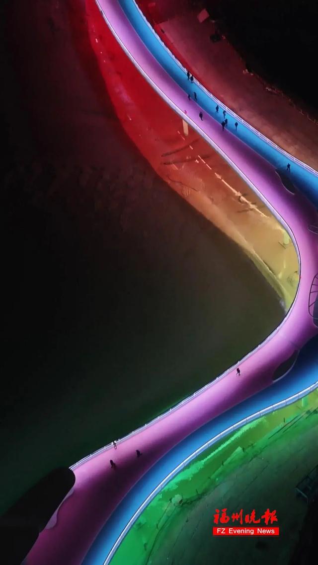 夜景绝美！福州“彩虹飘带桥”里美桥正式亮相
