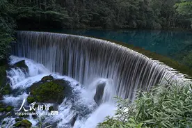 贵州荔波：小七孔景区游人如织图片