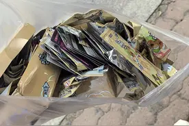 感觉不对劲！女子在10岁女儿的书包里发现……图片